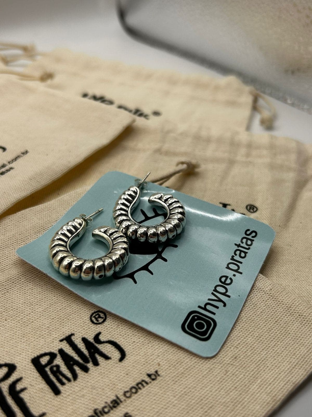 Brinco Argola Ondas M