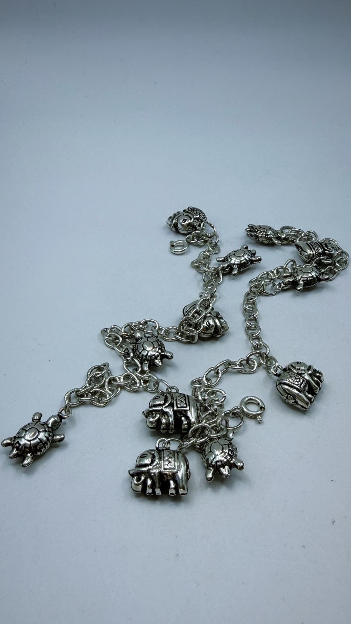 Pulseira elo de pingentes tartaruga e elefante maciços prata bali 925