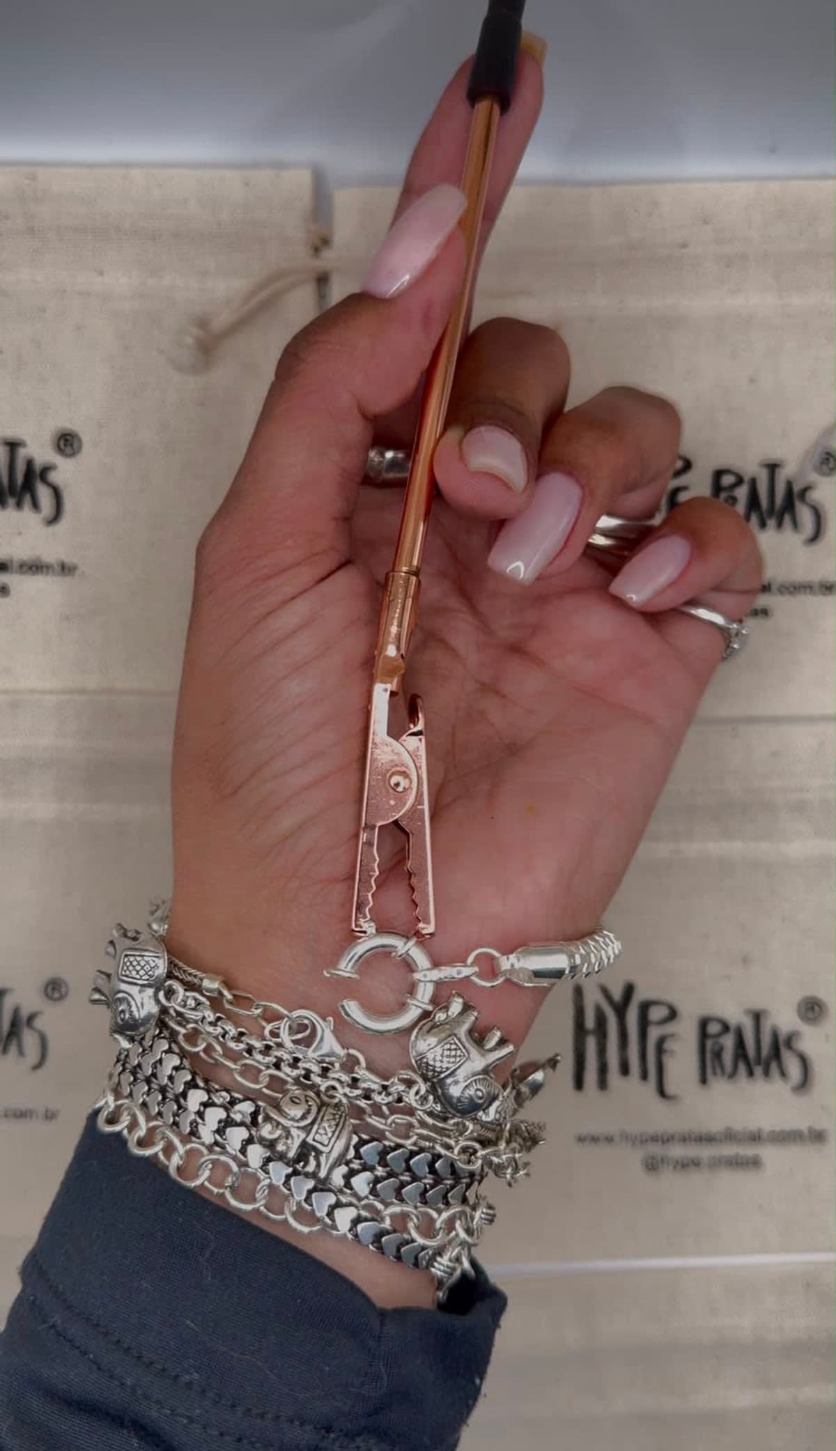 Acessório para colocar pulseira