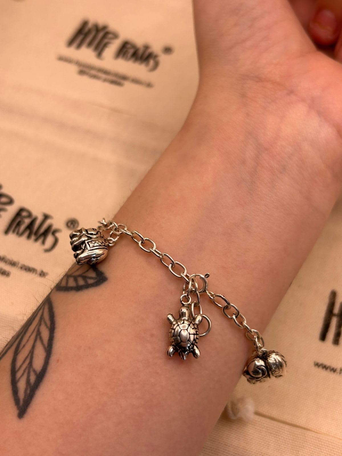 Pulseira Elefantes e Tartarugas 19cm
