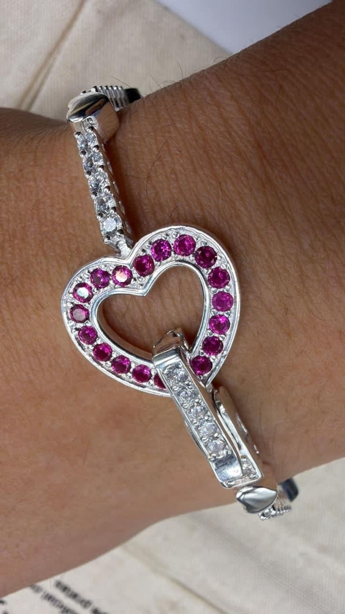 Pulseira Cravejada Coração Rosa 21cm