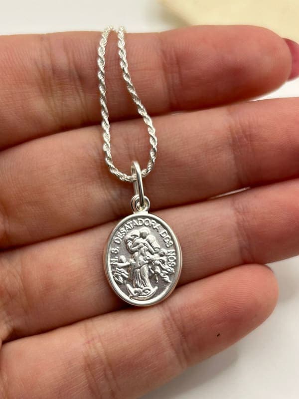 Pingente Nossa Senhora Desatadora de Nós 1,5cm