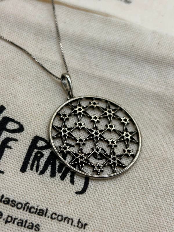 Pingente Redondo Estrelas 3,5cm