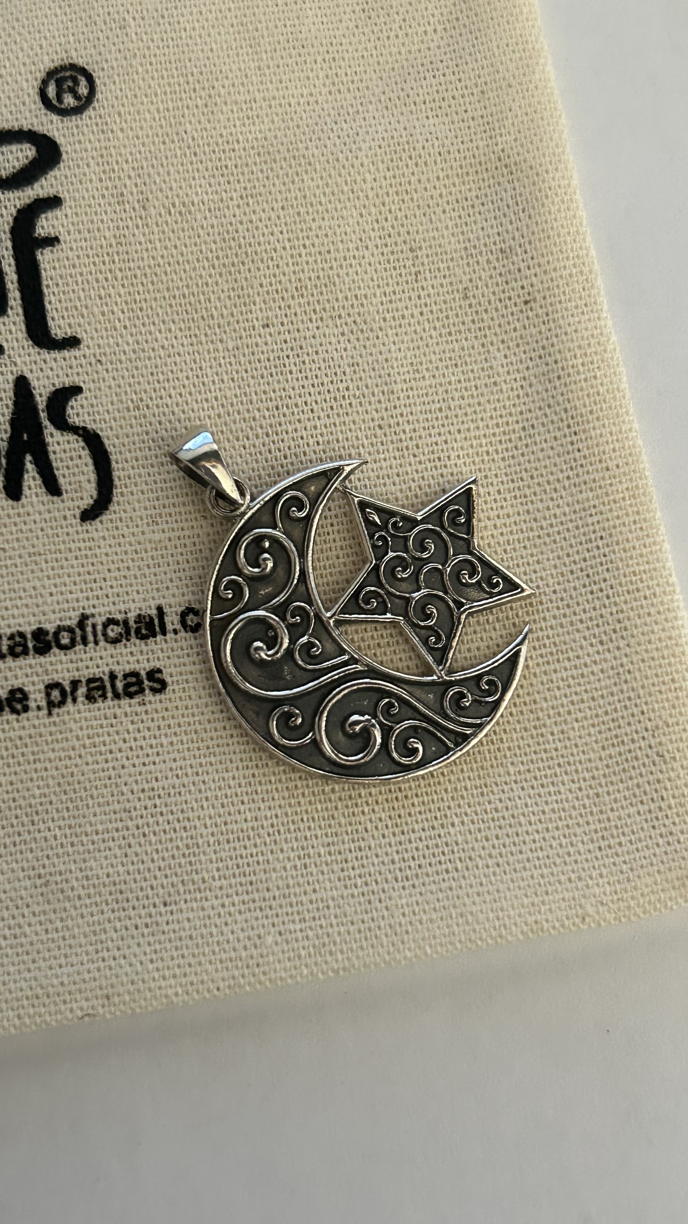 Pingente estrela e lua trabalhado boho prata envelhecida 925 