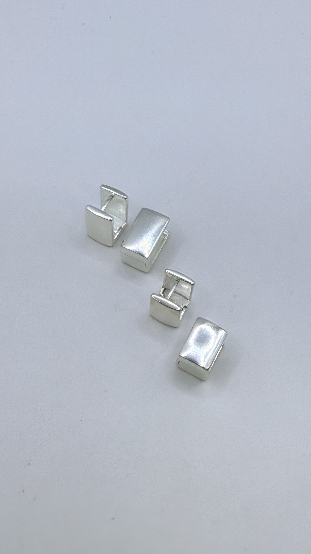 Brincos argolas quadradas duplas lisa click grossinhas prata 925 (0,6 mm)