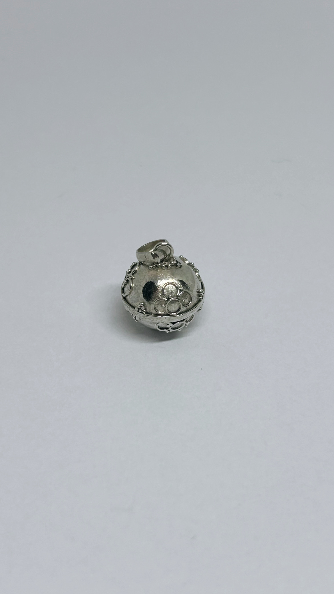 Pingente mini chama anjos balinês prata 925  