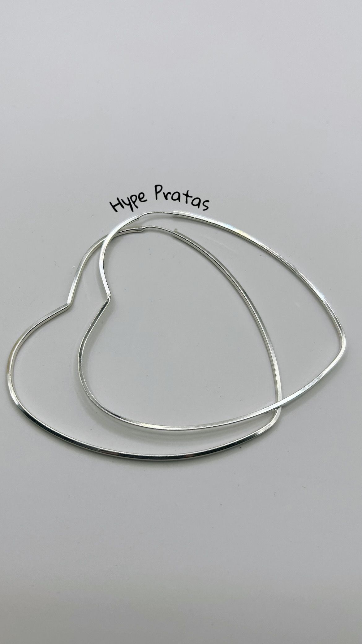 Brinco maxi de argola coração fina prata 925 