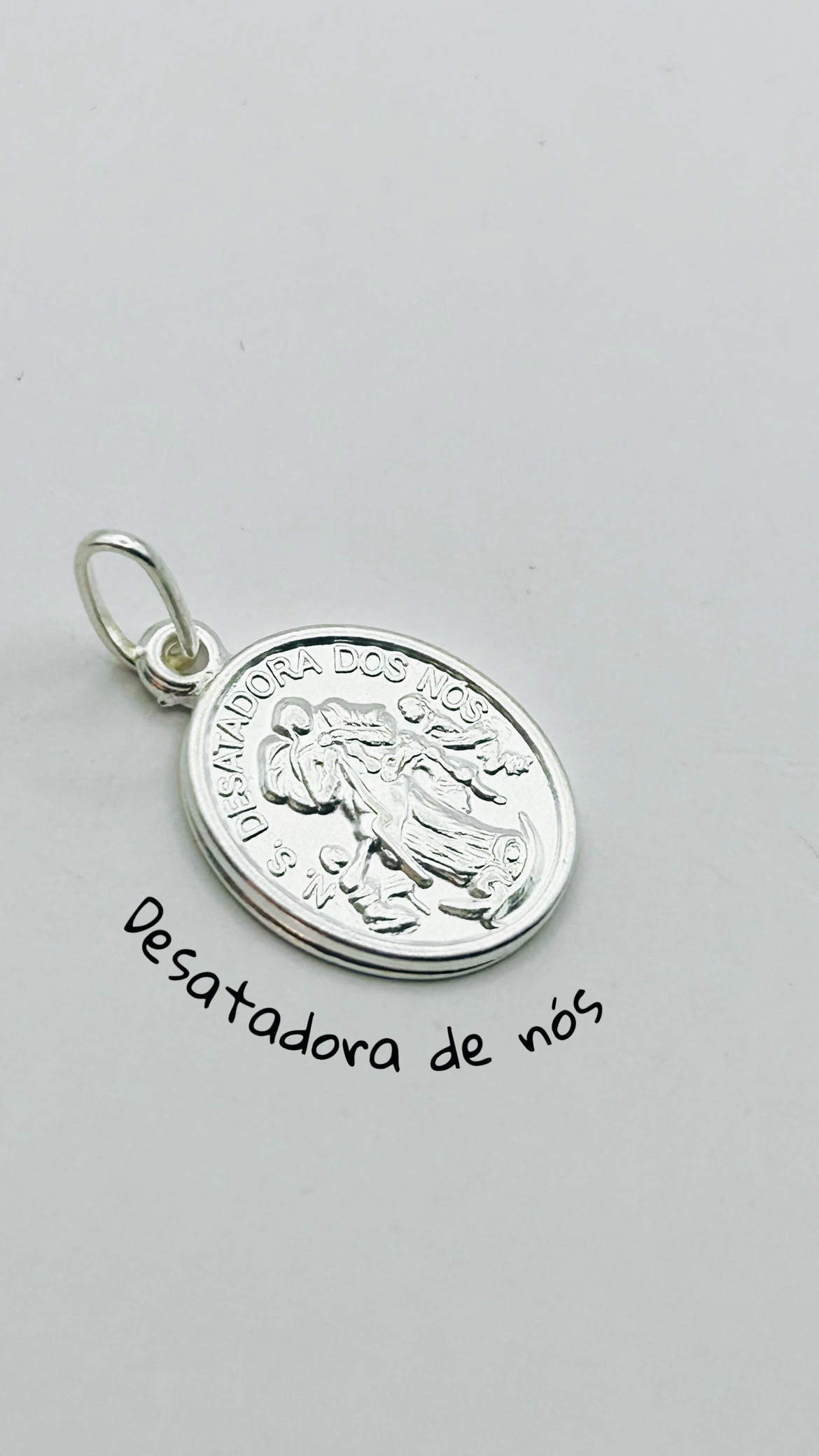 Pingente N. S. Desatadora de nós prata 925