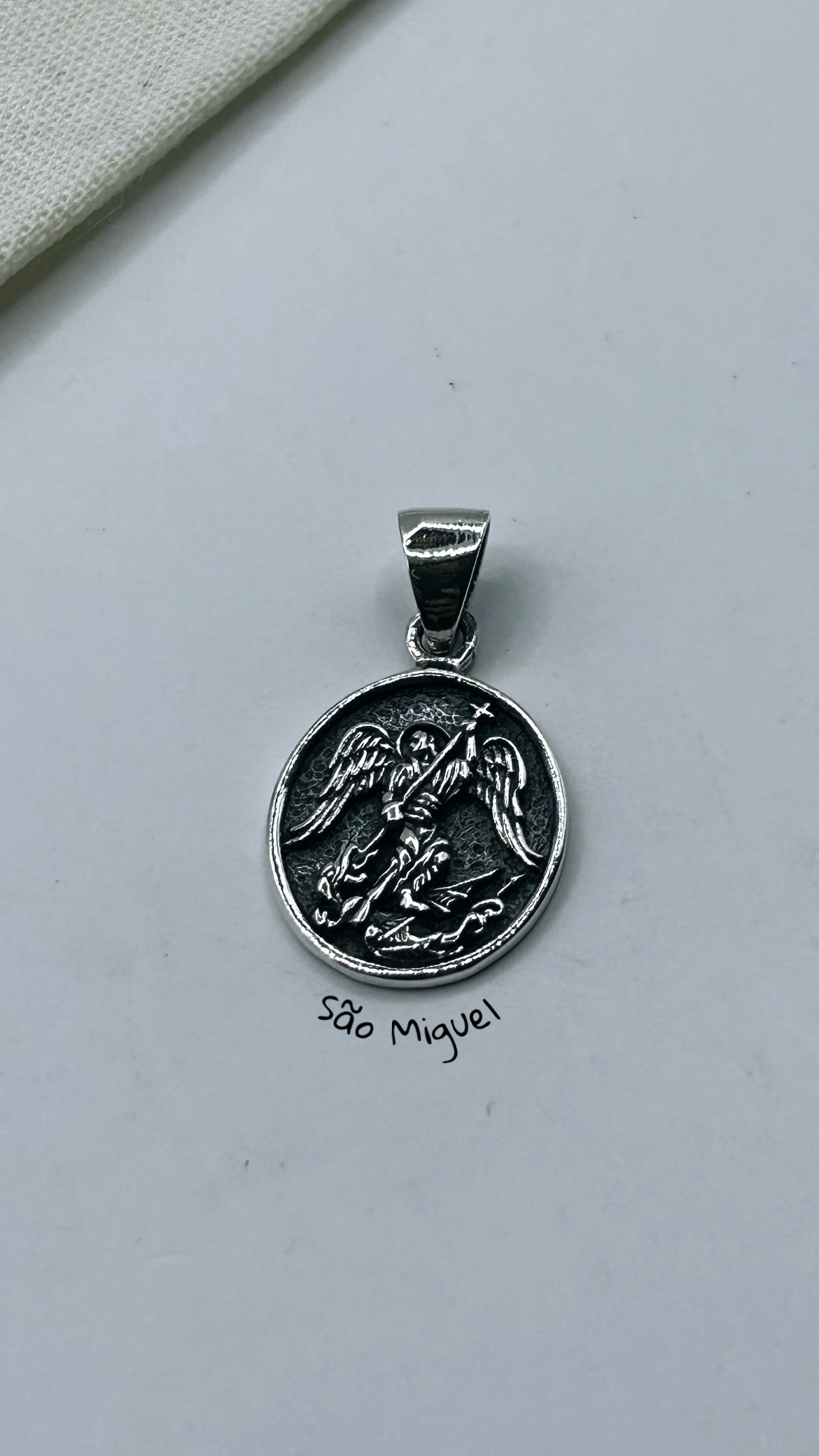 Pingente São Miguel  Arcanjo  prata balinês envelhecida 925 (lado)
