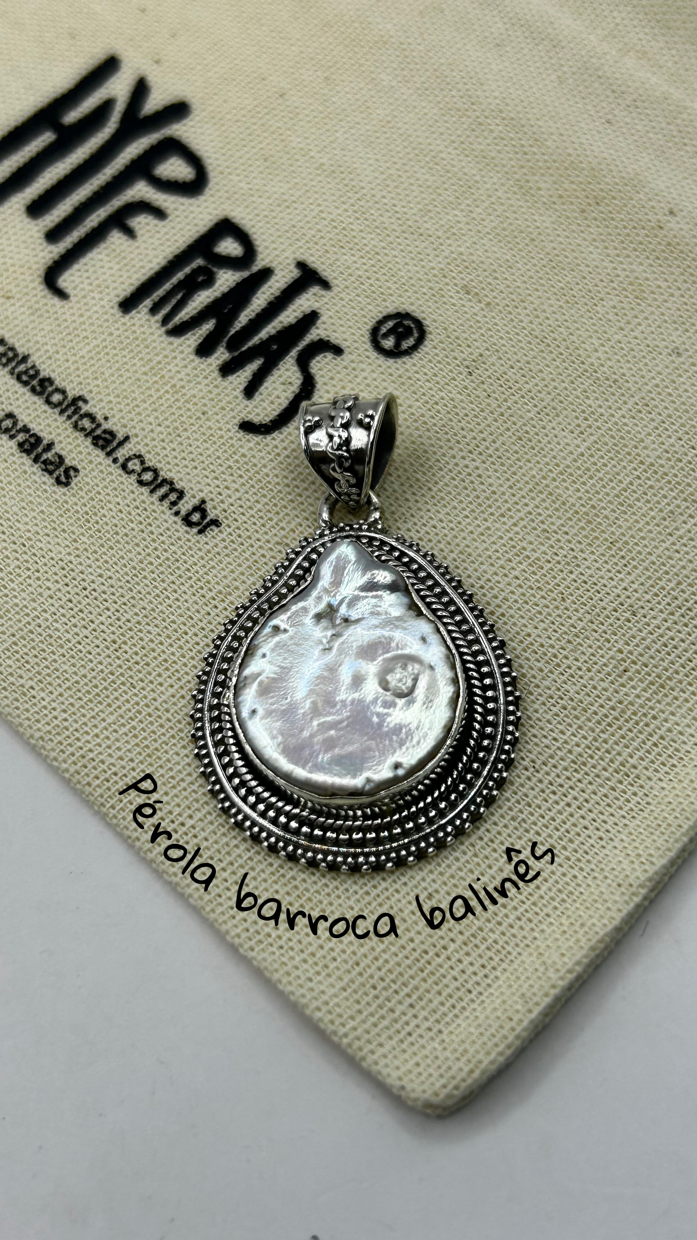 Pingente pedra pérola barroca balinês prata 925  