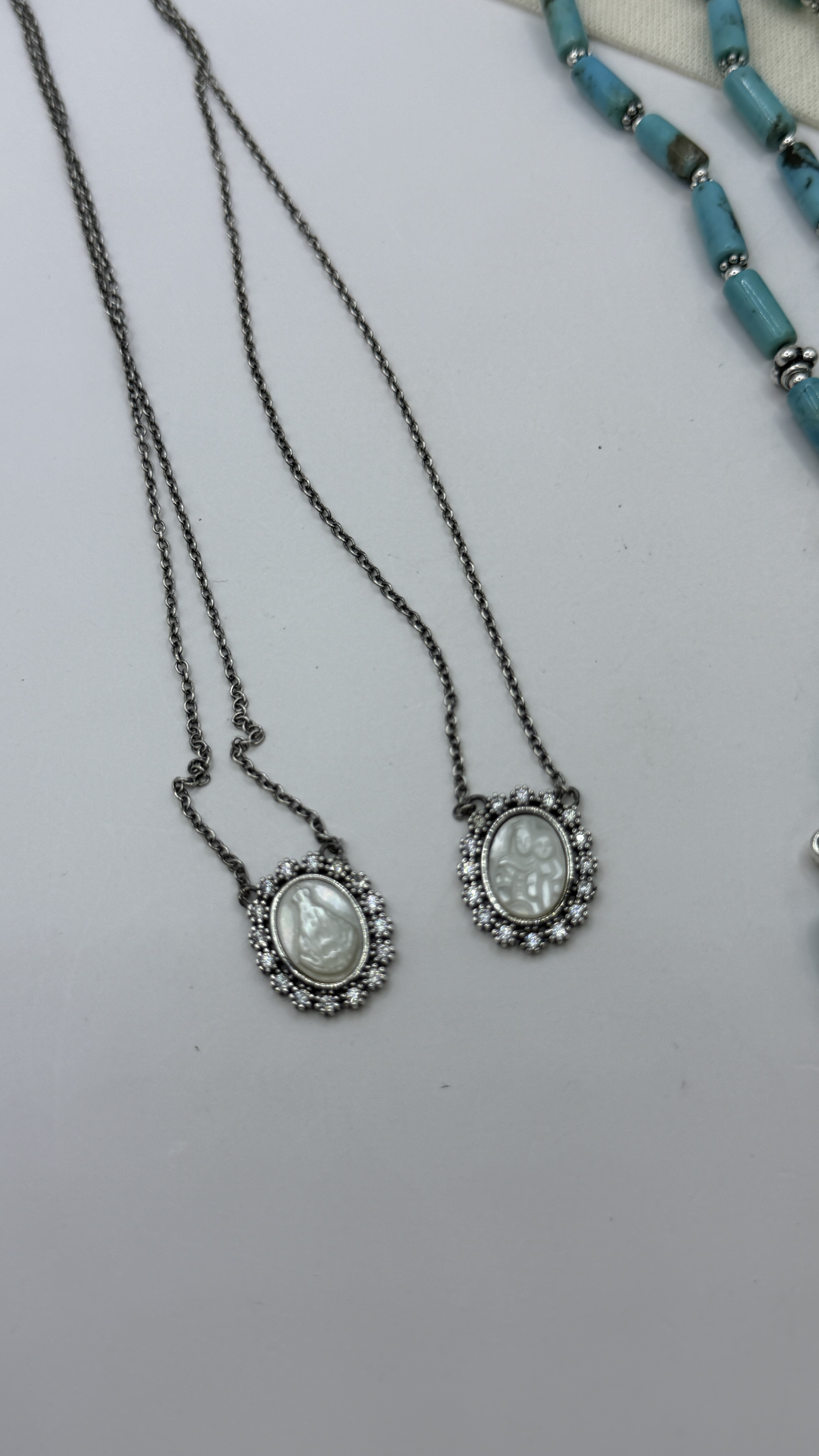 Escapulário nossa senhora em madrepérola e zircônia prata bali 925