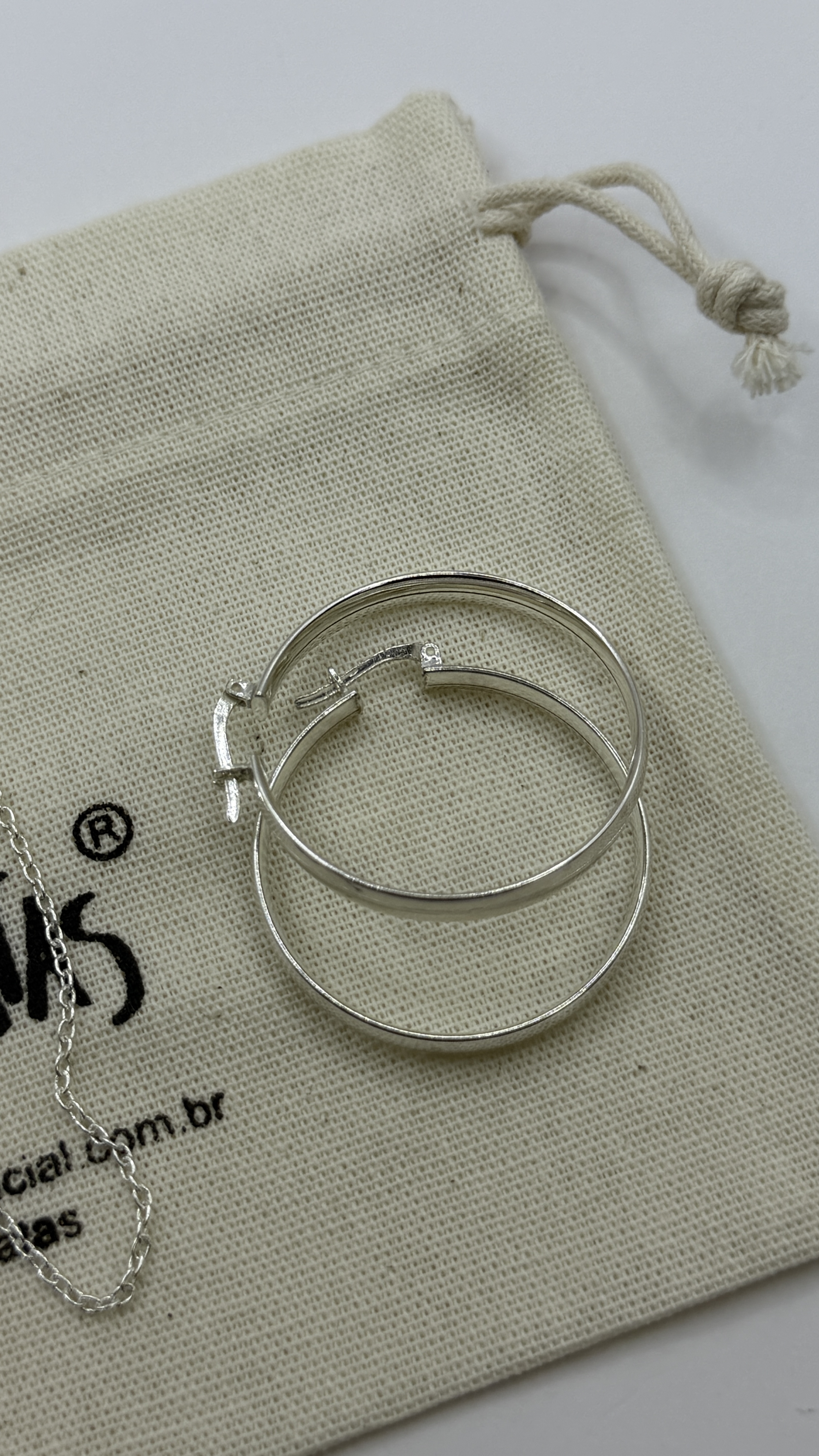 Brinco argola liso leve prata 925 (M - 3,0 cm/0,3 mm)  