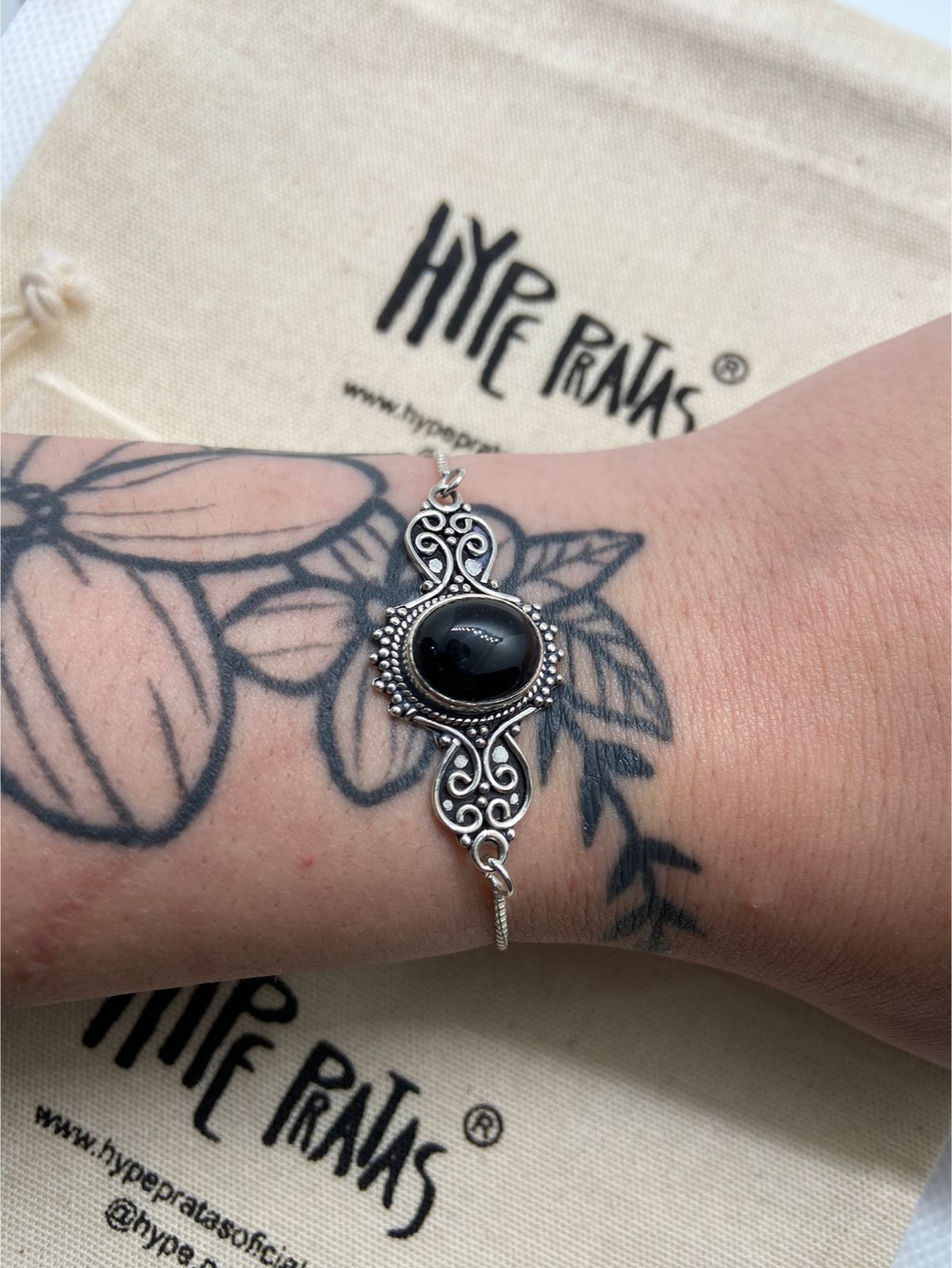 Pulseira ônix em prata branca e envelhecida