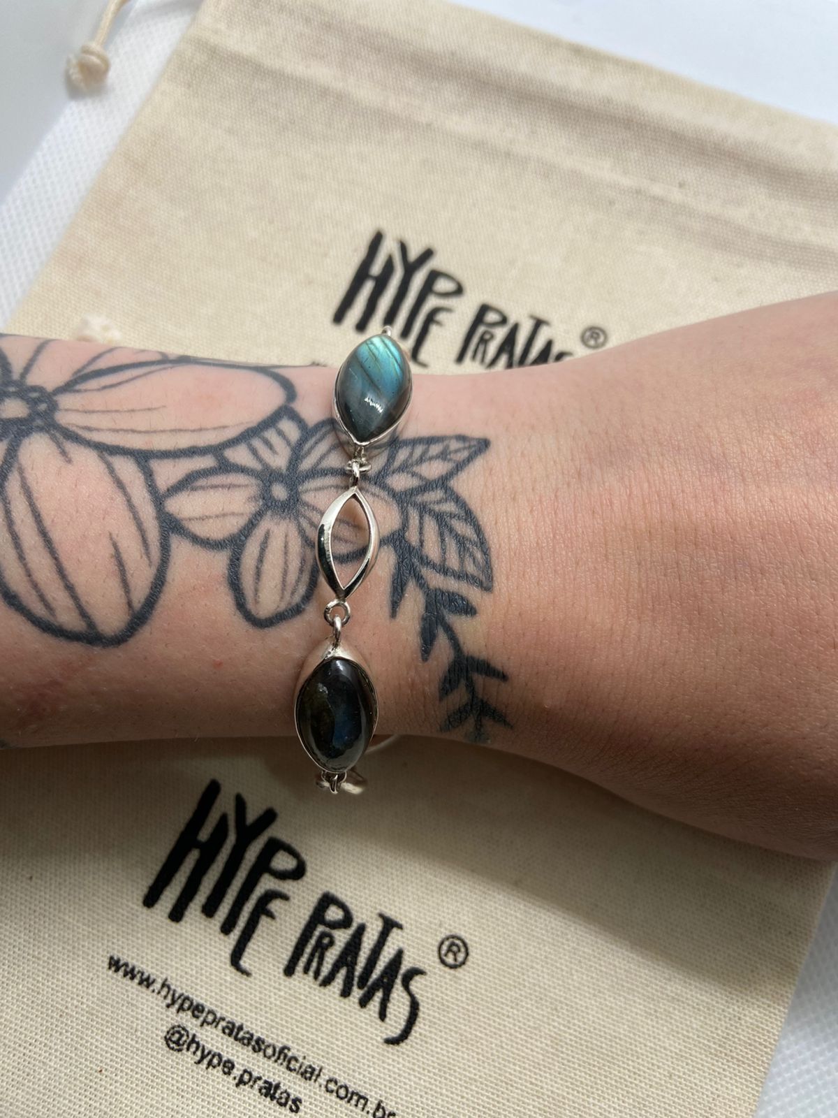 Pulseira pedra ovalada labradorita