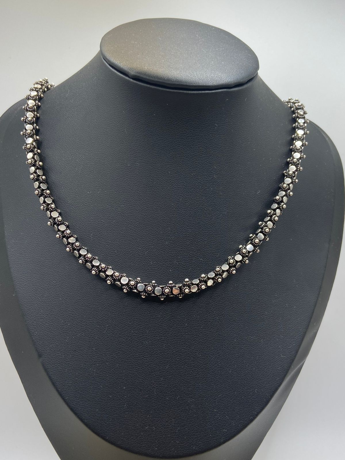 Colar Roliço Pikun/Bolinhas (52cm)